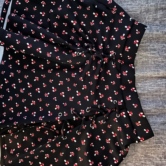 Hot Topic Mushroom Mini Skirt size Large - Picture 1 of 2